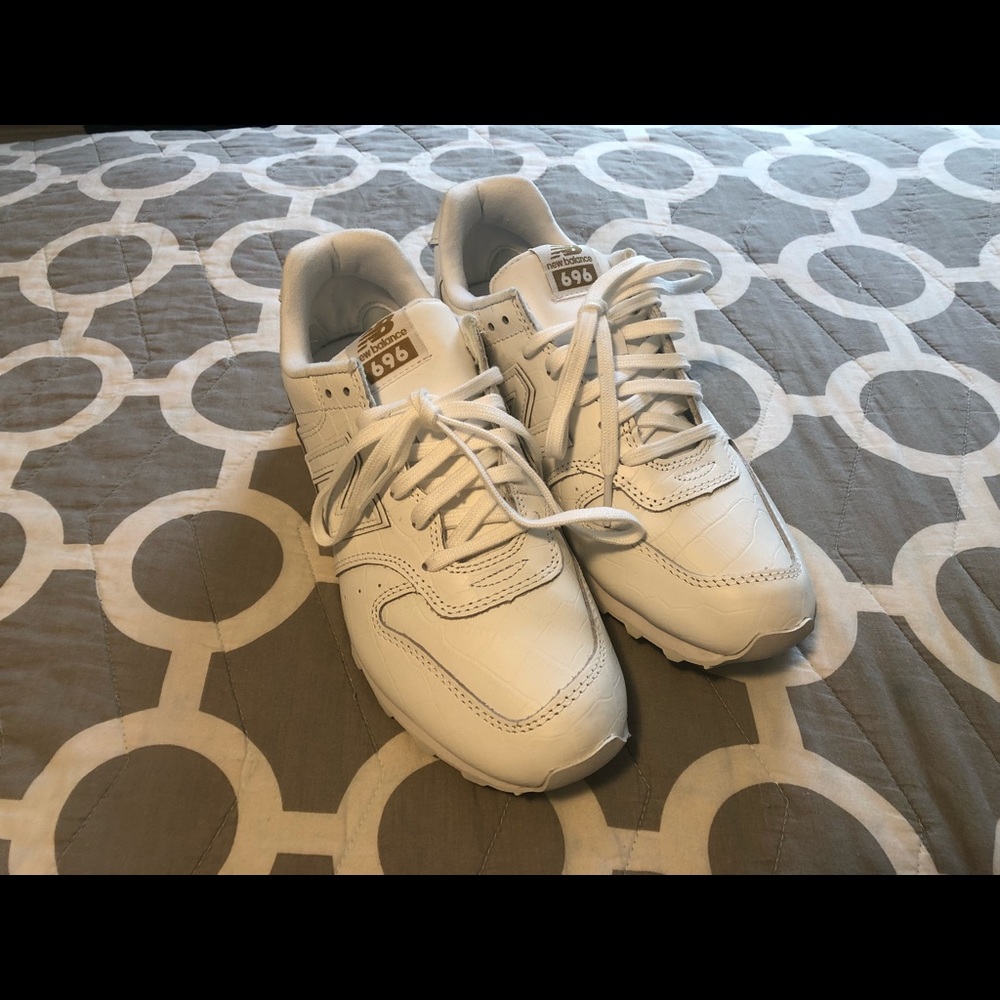 Women’s New Balance 696